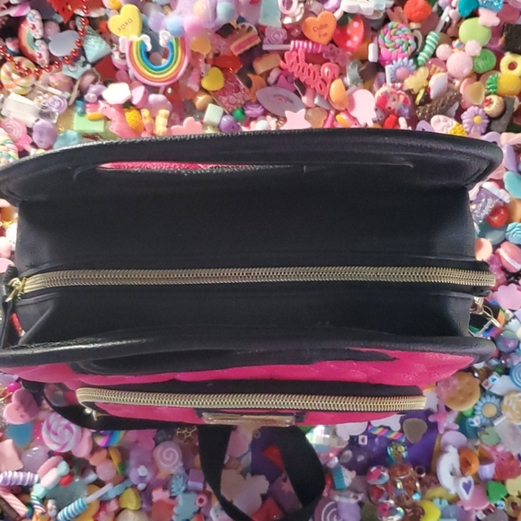 PURSE - Picture 4 of 16